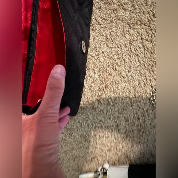 Vera Bradley clutch purse with beautiful red flowers…silver chain strap - Picture 2 of 4